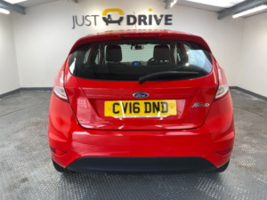 2016 Ford Fiesta 1.25 Zetec Hatchback 5dr Petrol Manual Euro 6 (82 Ps) in Red — image 4