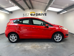2016 Ford Fiesta 1.25 Zetec Hatchback 5dr Petrol Manual Euro 6 (82 Ps) in Red — image 6