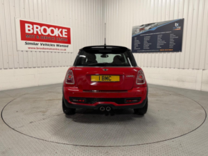 2011 MINI Hatch 1.6 Cooper S Euro 5 (s/s) 3dr in Red — image 5