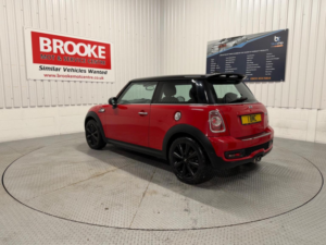 2011 MINI Hatch 1.6 Cooper S Euro 5 (s/s) 3dr in Red — image 6