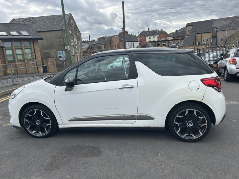 2012 Citroen Ds3 1.6 Vti Dstyle Plus in White — image 1