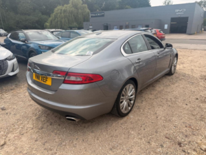 2011 Jaguar Xf 3.0d V6 Premium Luxury Auto Euro 5 4dr in Grey — image 4