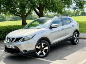 2016 Nissan Qashqai 1.2 Dig-T N-Connecta 2WD Euro 6 (s/s) 5dr in Silver — image 3