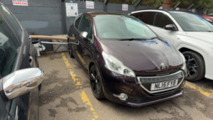 2015 Peugeot 208 Xy E-Thp S/s in Purple — image 3