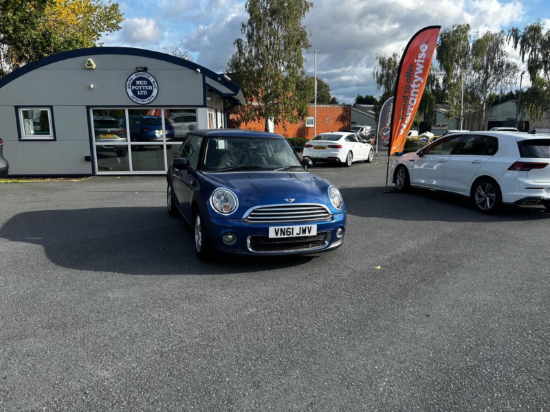 2011 MINI Hatch 1.6 One Euro 5 3dr in Blue — image 1