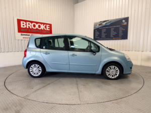 2011 Renault Grand Modus 1.5 Dci Dynamique Euro 5 5dr in Blue — image 6