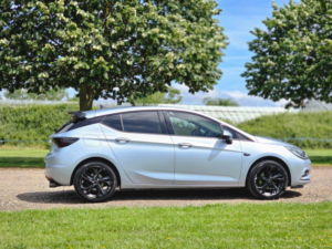 2018 Vauxhall Astra 1.4i Turbo Sri Nav Auto Euro 6 (s/s) 5dr in Silver — image 3