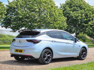 2018 Vauxhall Astra 1.4i Turbo Sri Nav Auto Euro 6 (s/s) 5dr in Silver — image 6