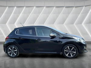 2019 Peugeot 208 1.2 Puretech Tech Edition Euro 6 (s/s) 5dr in Black — image 4