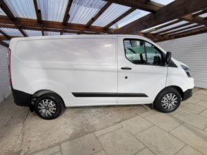 2018 Ford Transit Custom 2.0 300 Ecoblue in White — image 3