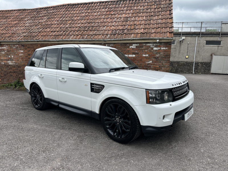 2013 Land Rover Range Rover Sport 3.0 Sd V6 Hse Black in White — image 1