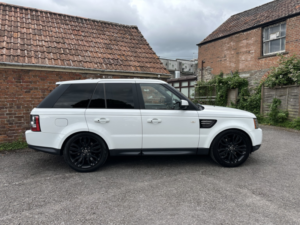 2013 Land Rover Range Rover Sport 3.0 Sd V6 Hse Black in White — image 3