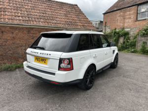 2013 Land Rover Range Rover Sport 3.0 Sd V6 Hse Black in White — image 5