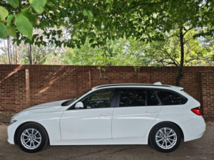 2014 BMW 3 Series 2.0 320i Se Touring Auto Euro 6 (s/s) 5dr in White — image 5
