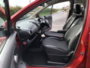 2008 Nissan Note 1.6 Tekna Automatic Petrol 5 Door Hatchback - Extensive Service History - 73000 Miles in Red — image 4