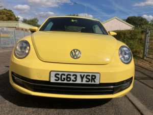 2013 Volkswagen Beetle 1.2 Tsi Design Hatchback 3dr Petrol Manual 6spd Euro 5 (105 Ps) in Yellow — image 2