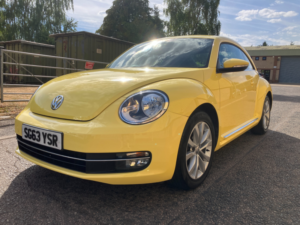 2013 Volkswagen Beetle 1.2 Tsi Design Hatchback 3dr Petrol Manual 6spd Euro 5 (105 Ps) in Yellow — image 3