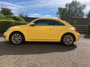 2013 Volkswagen Beetle 1.2 Tsi Design Hatchback 3dr Petrol Manual 6spd Euro 5 (105 Ps) in Yellow — image 4