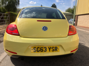 2013 Volkswagen Beetle 1.2 Tsi Design Hatchback 3dr Petrol Manual 6spd Euro 5 (105 Ps) in Yellow — image 6