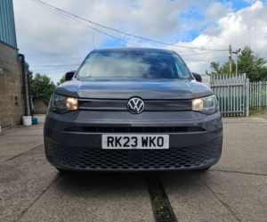 2023 Volkswagen Caddy 2.0 Tdi C20 Commerce Plus DSG Swb Euro 6 (s/s) 5dr in Grey — image 2