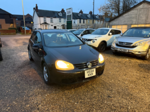 2005 Volkswagen Golf in Black — image 2