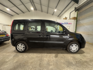 2010 Renault Kangoo 1.6 16v Expression in Black — image 4