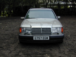 1990 Mercedes-Benz 300 Ref 8827 - Mercedes Benz W124 300te Automatic Estate (rhd - Uk Car) in Silver — image 4