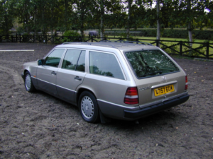1990 Mercedes-Benz 300 Ref 8827 - Mercedes Benz W124 300te Automatic Estate (rhd - Uk Car) in Silver — image 6
