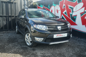 2015 Dacia Sandero Stepway 0.9 Tce Ambiance Hatchback 5dr Petrol Manual Euro 5 (90 Ps) in Black — image 2