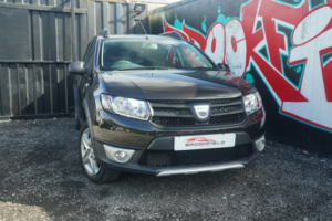 2015 Dacia Sandero Stepway 0.9 Tce Ambiance Hatchback 5dr Petrol Manual Euro 5 (90 Ps) in Black — image 3