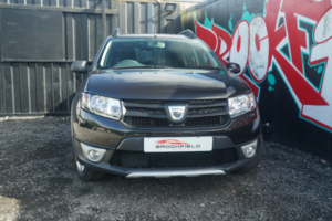 2015 Dacia Sandero Stepway 0.9 Tce Ambiance Hatchback 5dr Petrol Manual Euro 5 (90 Ps) in Black — image 4