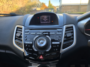 2012 Ford Fiesta 1.4 Titanium in Grey — image 4