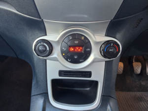 2012 Ford Fiesta 1.4 Titanium in Grey — image 5