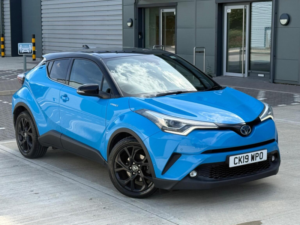 2019 Toyota C-Hr 1.8 Vvt-H Dynamic CVT Euro 6 (s/s) 5dr in Blue — image 5