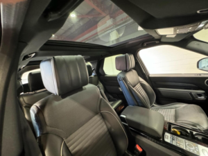 2019 Land Rover Discovery 2.0 Sd4 Hse Auto 4WD Euro 6 (s/s) 5dr in Grey — image 4