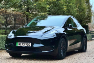 2023 Tesla Model Y (dual Motor) Long Range Auto 4wde 5dr in Black — image 2