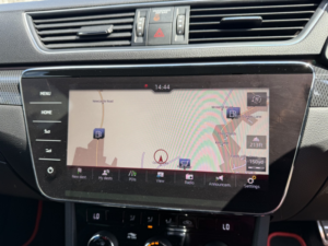 2018 Skoda Superb 2.0 Tsi Sportline 220 DSG Estate in White — image 5