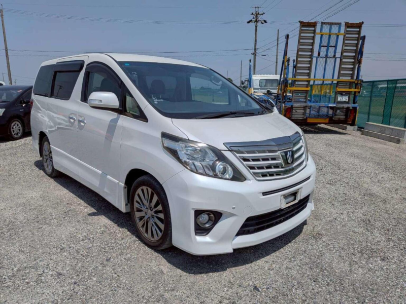 2013 Toyota Alphard 2.4 Type Gold 5dr 7 Seats in White — image 1