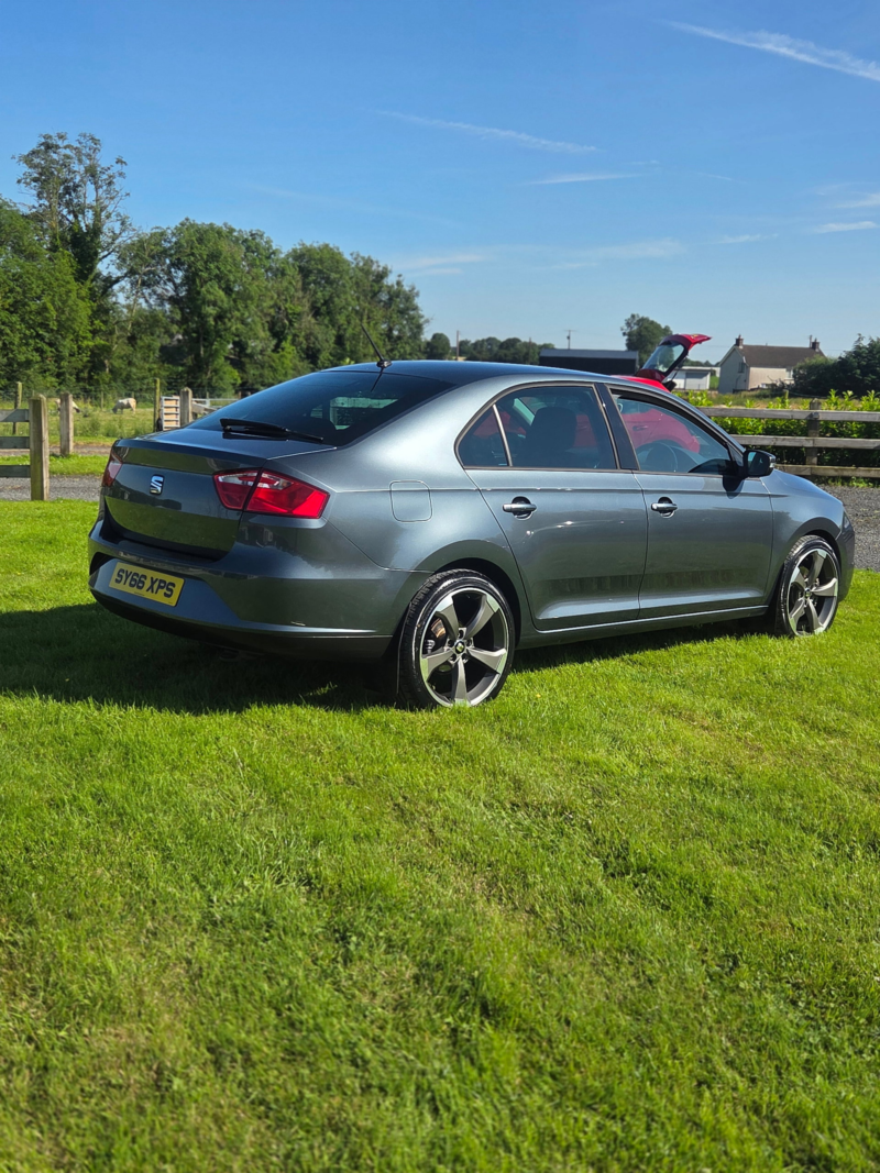2016 SEAT Toledo 1.6 Tdi Style Hatchback 5dr Diesel Manual Euro 6 (s/s) (115 Ps) in Grey — image 1