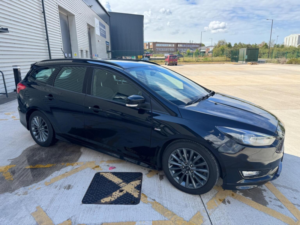 2017 Ford Focus 1.0t Ecoboost St-Line Euro 6 (s/s) 5dr in Black — image 3