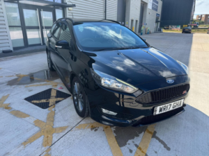 2017 Ford Focus 1.0t Ecoboost St-Line Euro 6 (s/s) 5dr in Black — image 5
