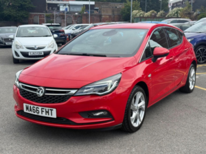 2016 Vauxhall Astra 1.4i Sri Euro 6 5dr in Red — image 4