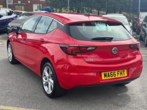 2016 Vauxhall Astra 1.4i Sri Euro 6 5dr in Red — image 5