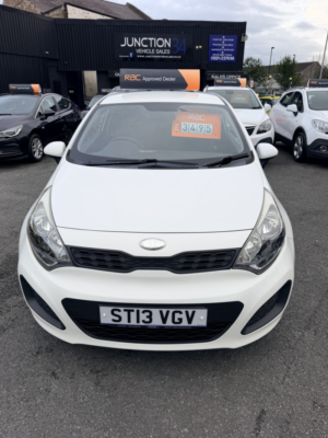 2013 Kia Rio 1.3 1 in White — image 2
