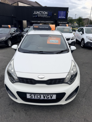 2013 Kia Rio 1.3 1 in White — image 3