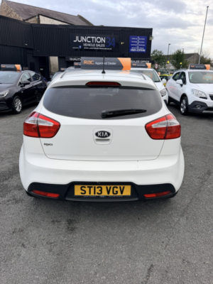 2013 Kia Rio 1.3 1 in White — image 6