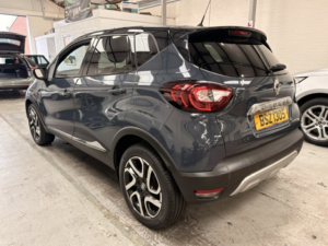 2017 Renault Captur 0.9 Dynamique S Nav Tce 90 in Blue — image 3