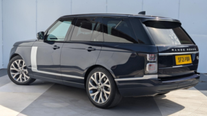 2021 Land Rover Range Rover 3.0 D300 Mhev Westminster Auto 4WD Euro 6 (s/s) 5dr in Blue — image 5