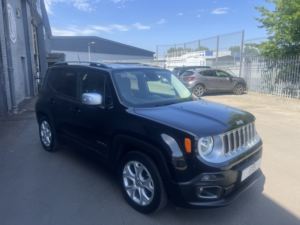 2016 Jeep Renegade 1.4 Renegade My16 1.4 Multiair Ii 140hp Limited in Black — image 3