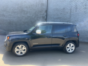 2016 Jeep Renegade 1.4 Renegade My16 1.4 Multiair Ii 140hp Limited in Black — image 5